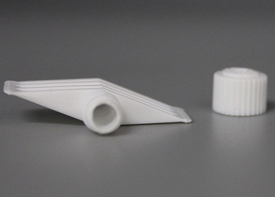 Diameter dalam 4.5mm Plastik Memutar Tutup Spout Untuk Tas Kosmetik Portabel