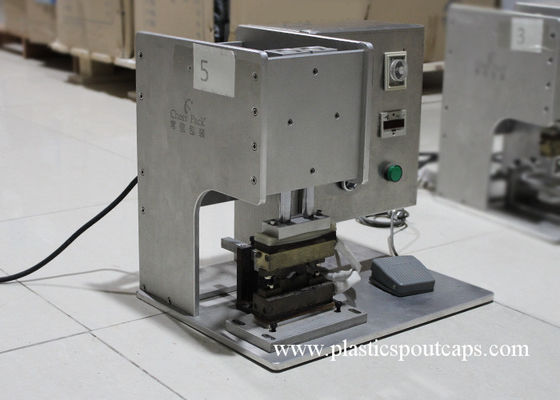 Efisiensi Energi Spout Bag Sealing Machine Kecepatan Tinggi 60pcs / Min