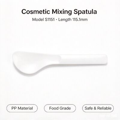 Kualitas  Food grade PP cosmetic spatula S1151, 115.1mm plastic beauty mixing scoop. Smooth curved head for mixing mask powder & applying skincare cream, ideal for beauty salon & home DIY skincare pabrik