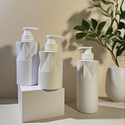 Botol kosmetik PET berbentuk kaca dengan pompa pencet dan logo khusus 5000 pcs MOQ 15-35 hari Pengiriman