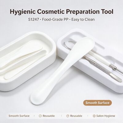 S1247 Food Grade PP Cosmetic Mixing Spatula For Beauty Salon. Ideal untuk mencampur bubuk masker & pasta krim kecantikan. Sempurna untuk salon kecantikan, studio spa dan perawatan kulit DIY rumah. Grosir tersedia.