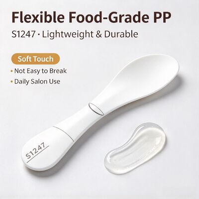 S1247 Food Grade PP Cosmetic Mixing Spatula For Beauty Salon. Ideal untuk mencampur bubuk masker & pasta krim kecantikan. Sempurna untuk salon kecantikan, studio spa dan perawatan kulit DIY rumah. Grosir tersedia.